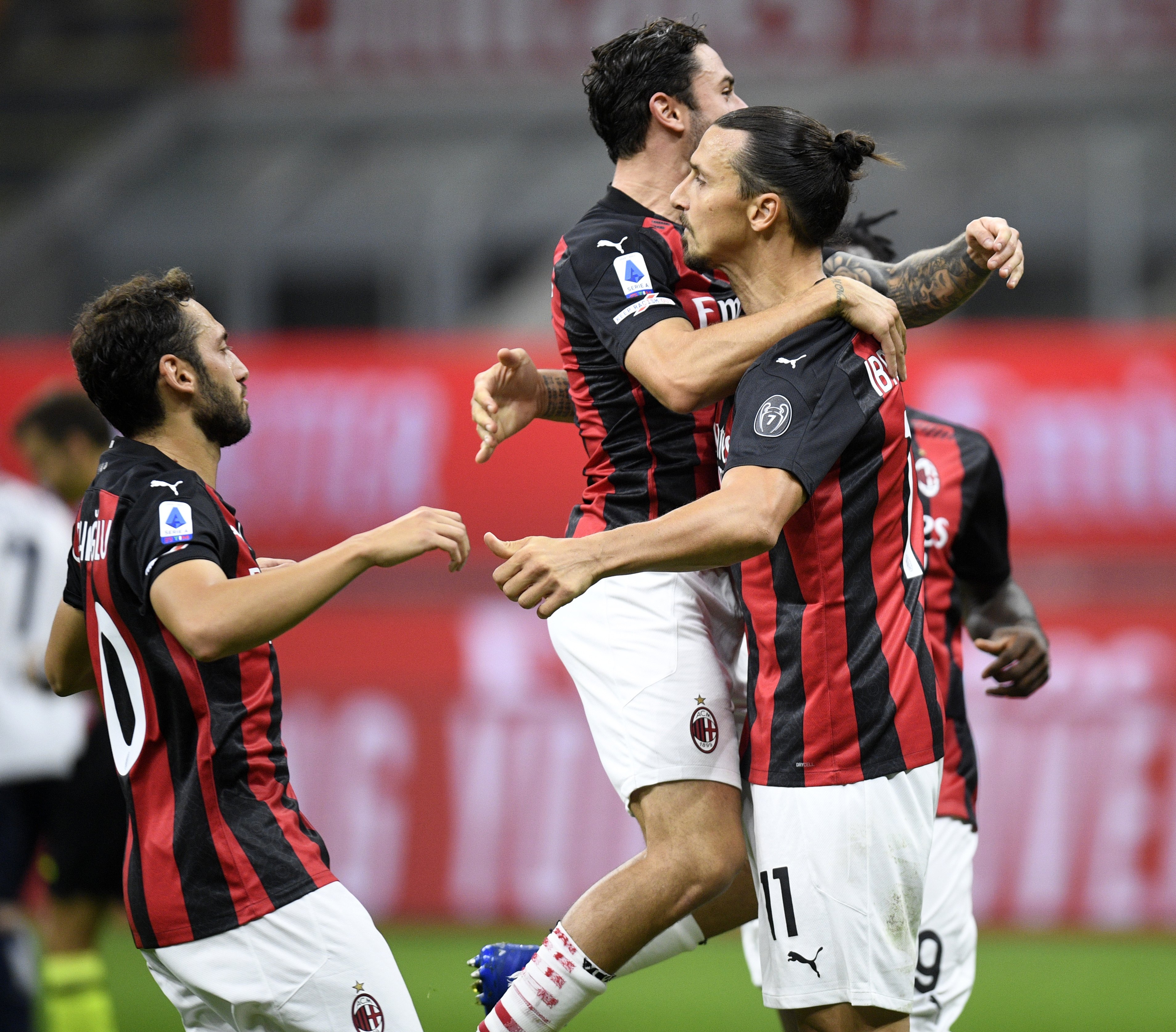 AC米兰3-0击败博洛尼亚，延续不败纪录