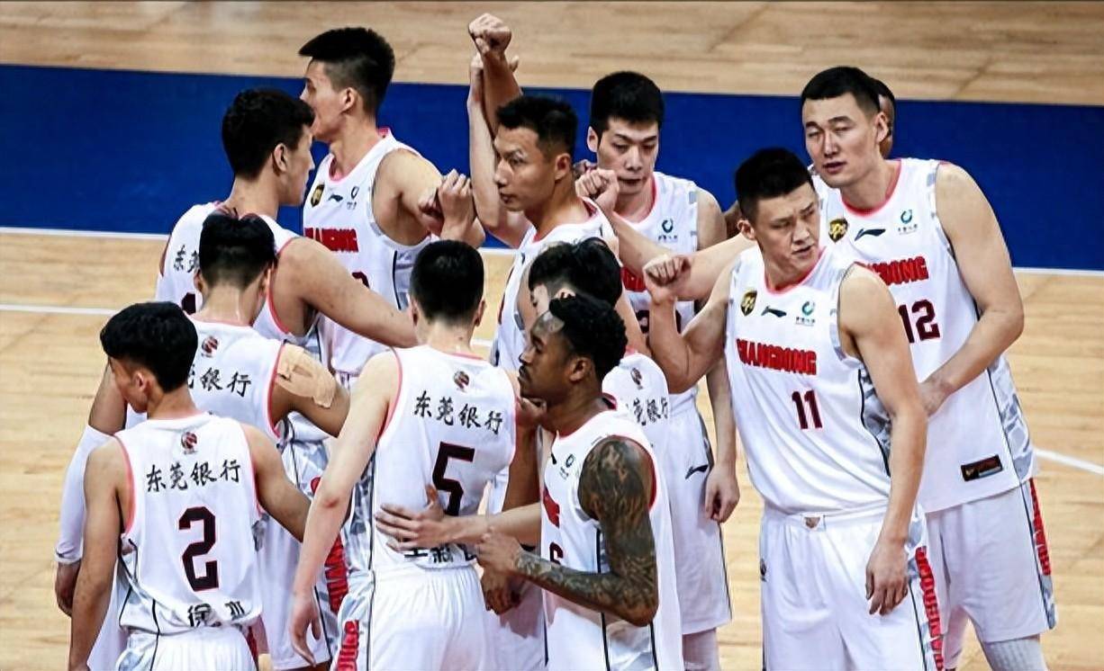 胜负在握！足球实力碾压比赛场上